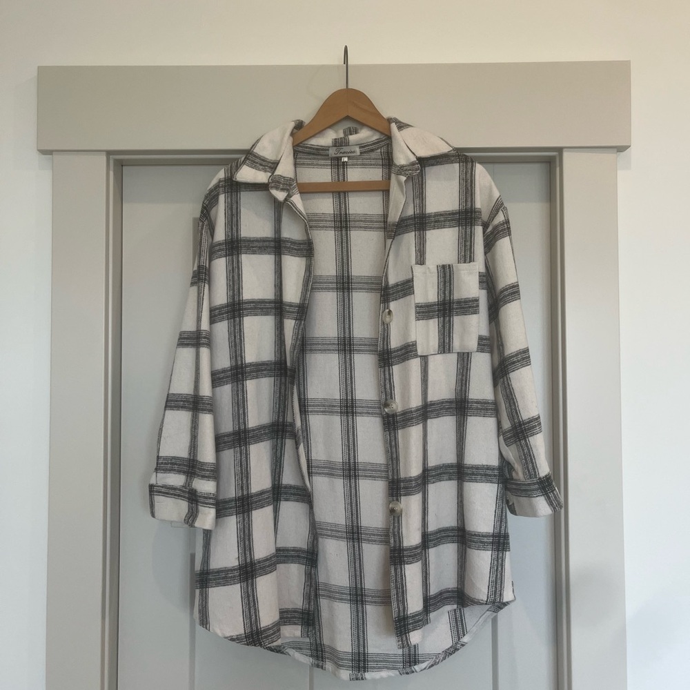 Black & White Plaid Button-Up Jacket